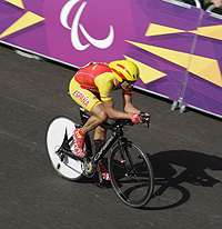 Eckhard compitiendo en la crono ciclismo en carretera Londres 2012
